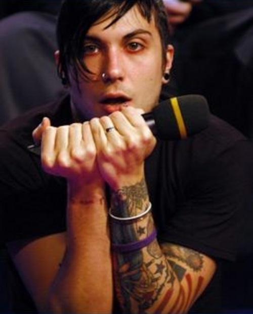 frankie_iero--large-msg-115264789836.jpg