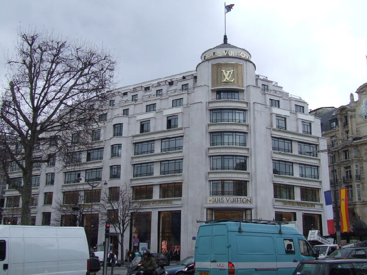 800px-Louis_vuitton_the_home_store.JPG
