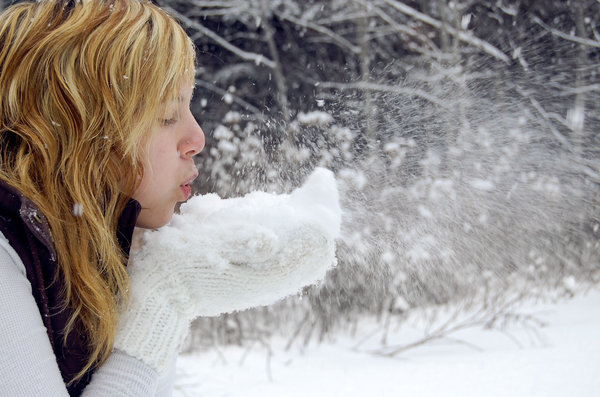 1202227450_blow__by_feverandmirrorrrs.jpg