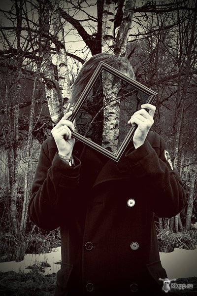 1205425723_a_broken_frame_by_popsongs.jpg