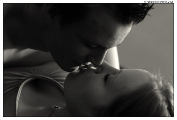 1211041769_1196784234_the_kiss_by_syrus01.jpg