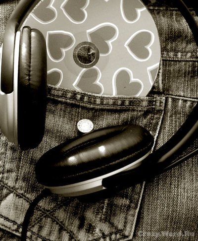 1214676083_1214554116_music_by_merrie91.jpg
