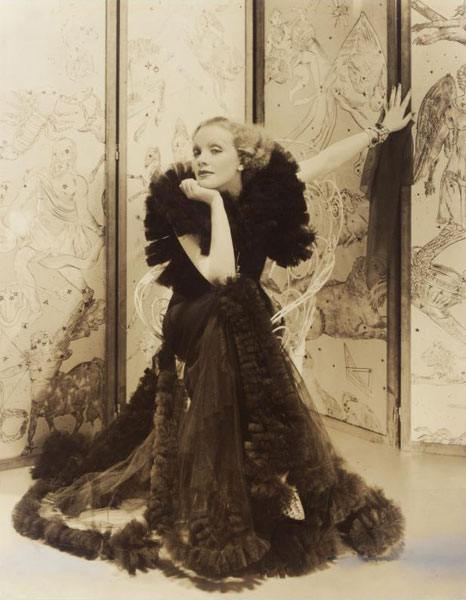 Marlene Dietrich for american Vogue 1935 Edward Steichen.jpg