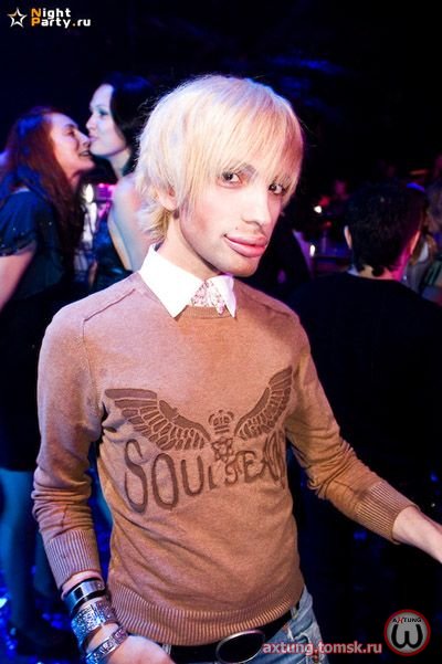 1226718683_1226654949_club.jpg