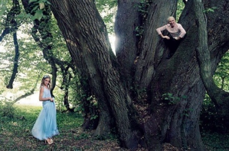 1219393720_annie-leibovitz-na-temu-alisy_11709_s__6.jpg