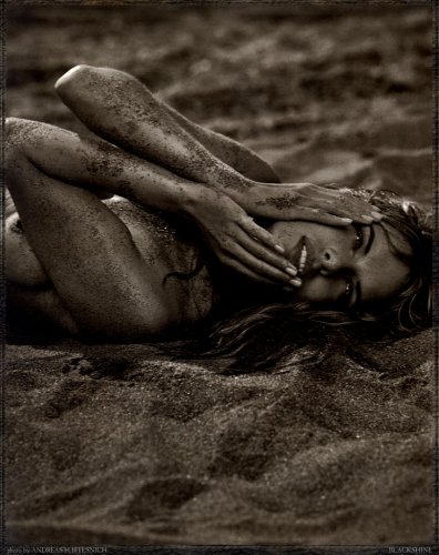 1239473210_1152695930_blkbitesnich_woman-23.jpg