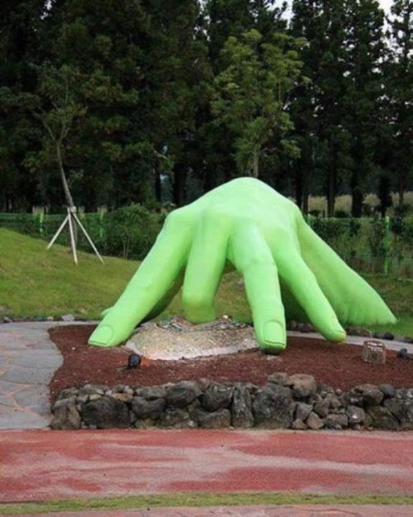 neobyhnye_pamatniki_11.jpg
